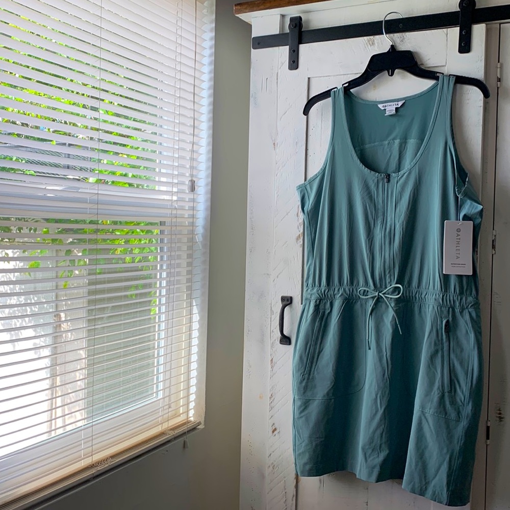 Athleta Expedition Dress - Never worn - Size 10